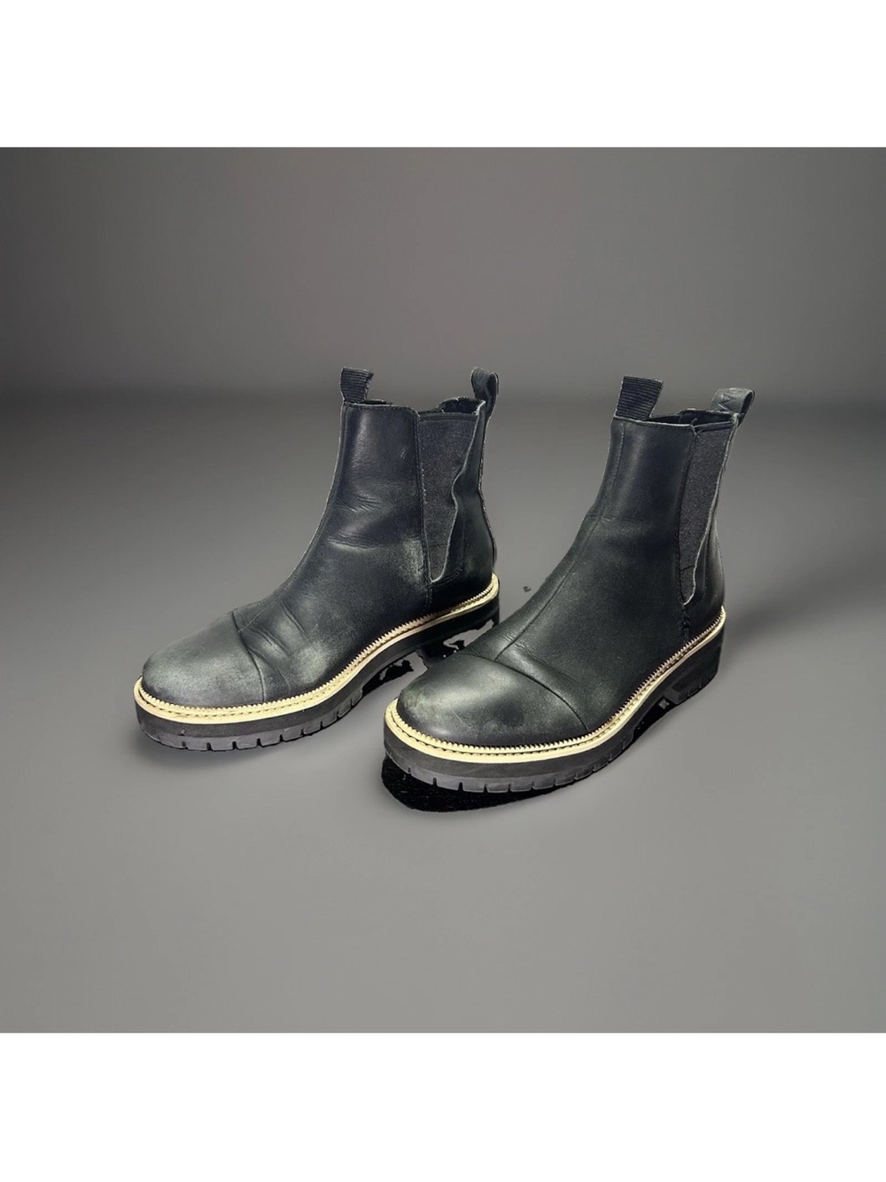 Toms Black Leather Chukka Boots with Contrast Welt